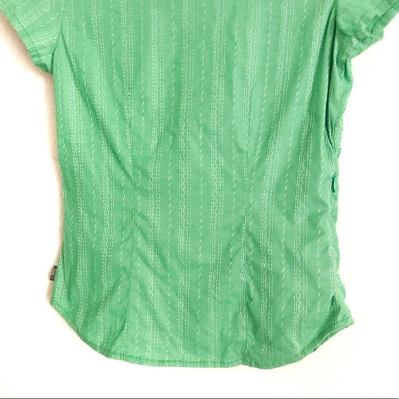 North Face Green Short Sleeve Button Up Shirt - Picture 8 of 13